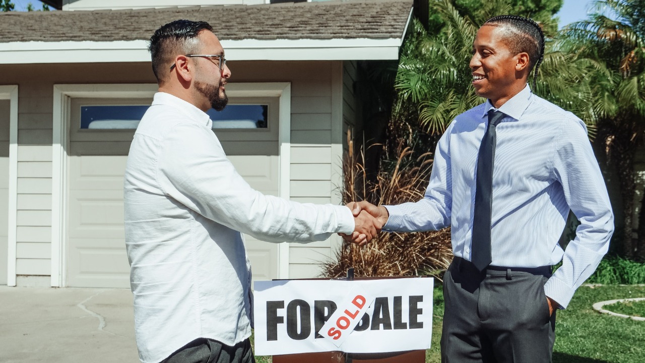 TOP 6 REASONS TO ENGAGE A REAL ESTATE AGENT WHILE SELLING YOUR HOME